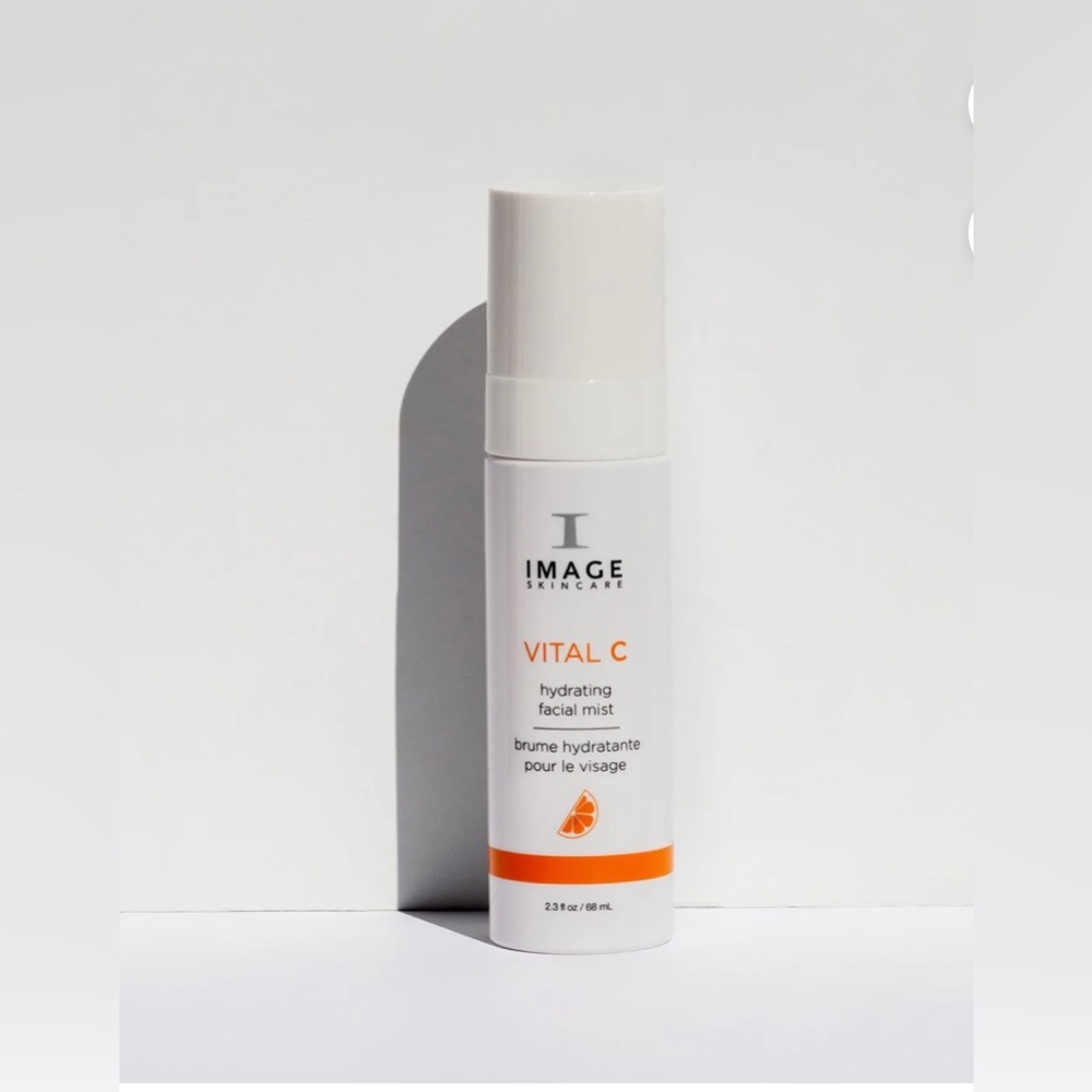 VITAL C hydrating facial mist
Size: 2.3 fl oz / 68 mL